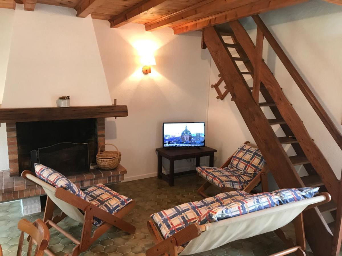 Gîte 4 personnes situé aux portes du Périgord Saint-Adjutory Exterior foto